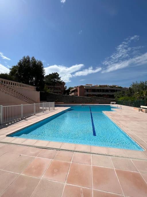 Appartement Avec Jardin Au Coeur De Saint-Tropez. Exteriör bild